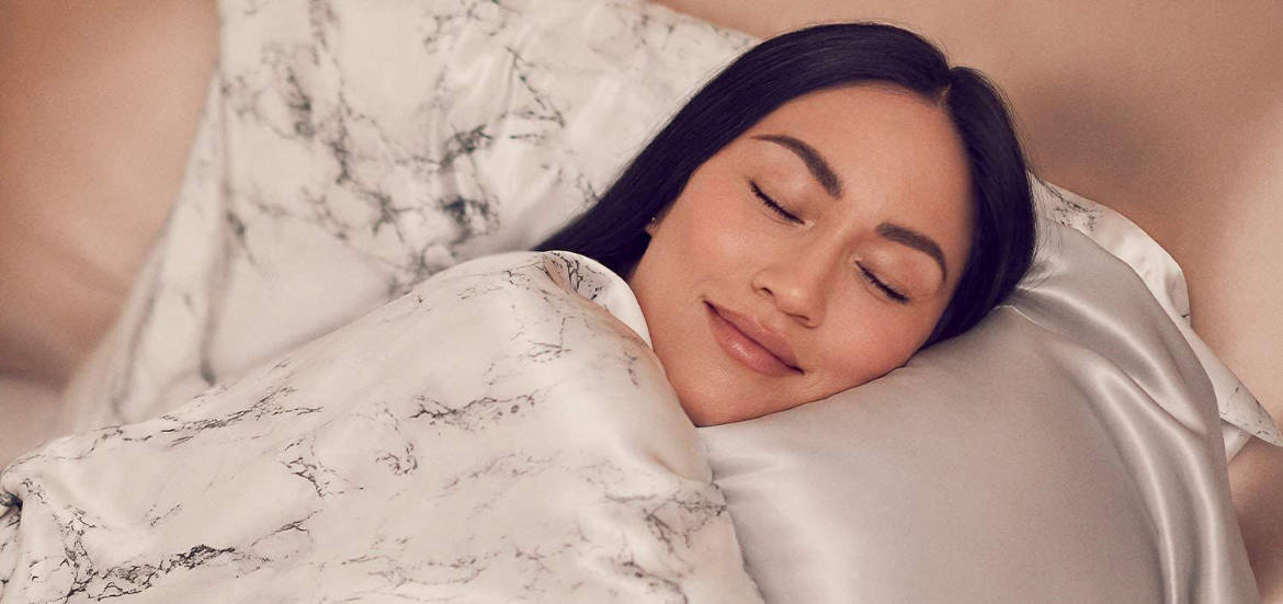 Fundas de almohada de seda: mejora tu sueño reparador